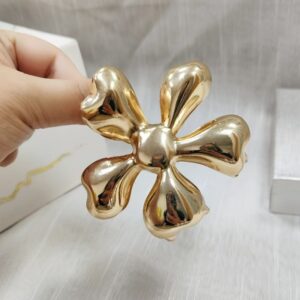 shell hairpin female flower hairpin simple back of the head hair shark clip european and american fashion ponytail clip headdress