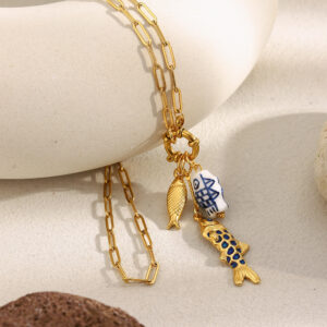 popular personalized design stainless steel 18k gold plated paper clip spring buckle fish pendant necklace