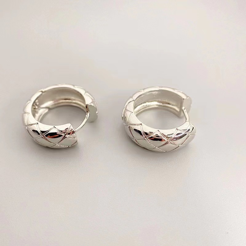 metal diamond wave cel earring buckle retro light luxury fashion trend high end ear jewelry