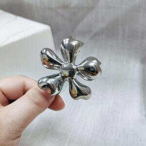shell hairpin female flower hairpin simple back of the head hair shark clip european and american fashion ponytail clip headdress