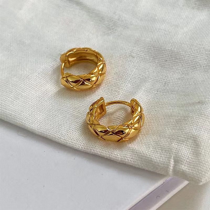 metal diamond wave cel earring buckle retro light luxury fashion trend high end ear jewelry