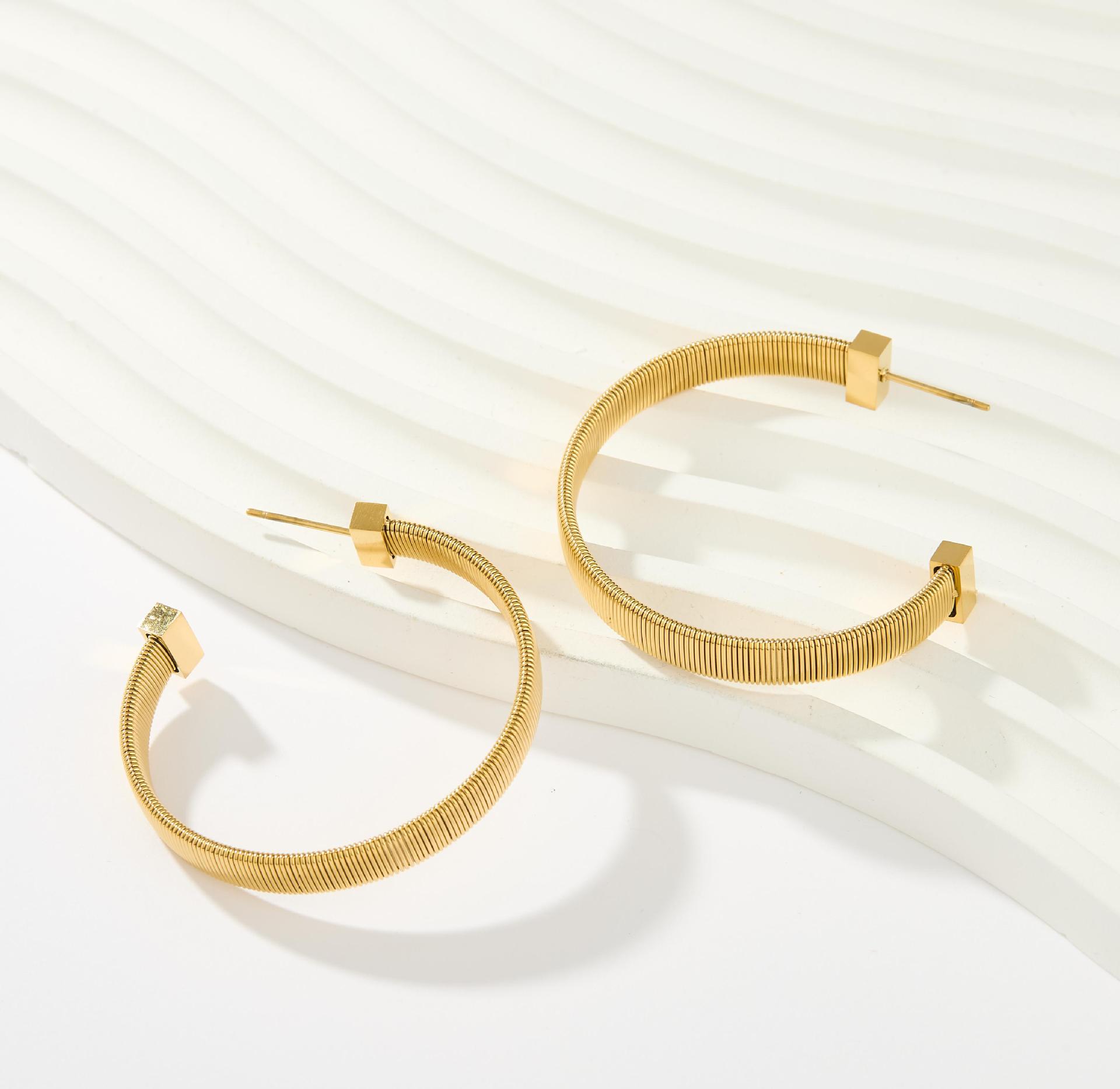 vintage earrings, high end earrings, jewelry sets, various styles, wholesale, light luxury, exquisite tassels