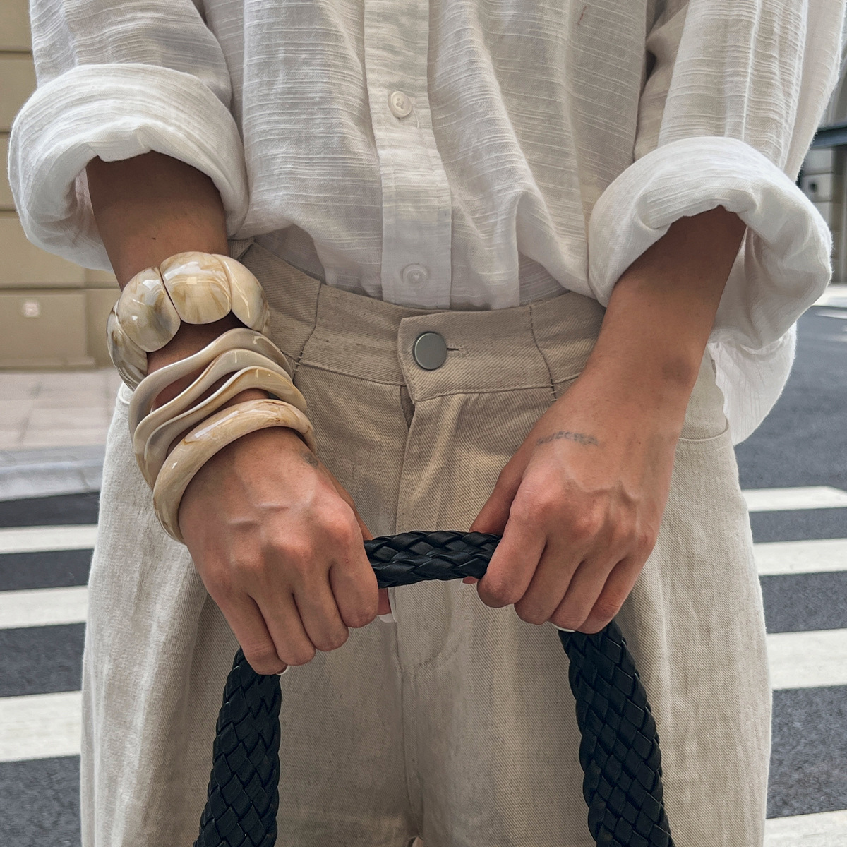 simple artistic retro wavy bracelet, irregular and special shaped elastic bracelet with design