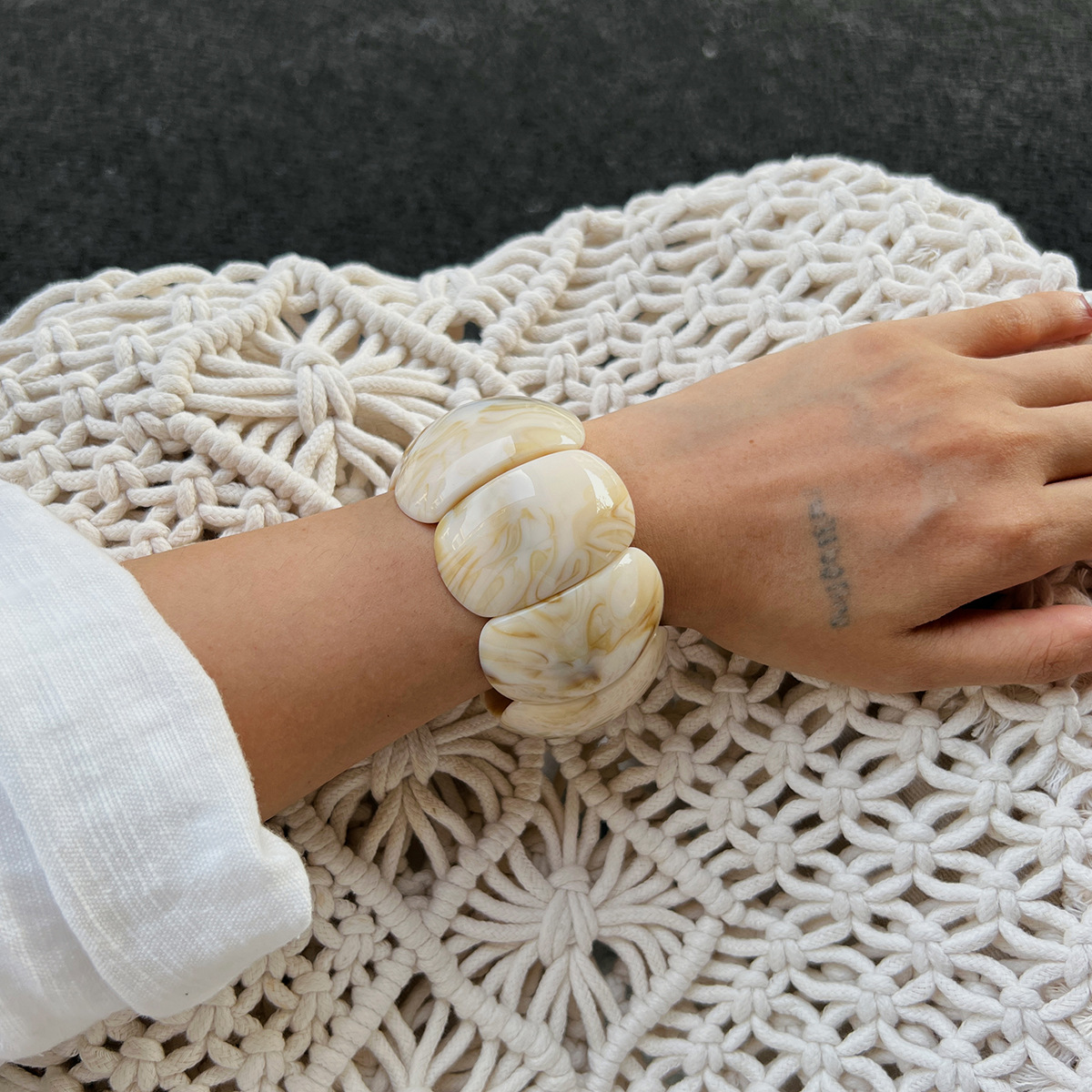 simple artistic retro wavy bracelet, irregular and special shaped elastic bracelet with design