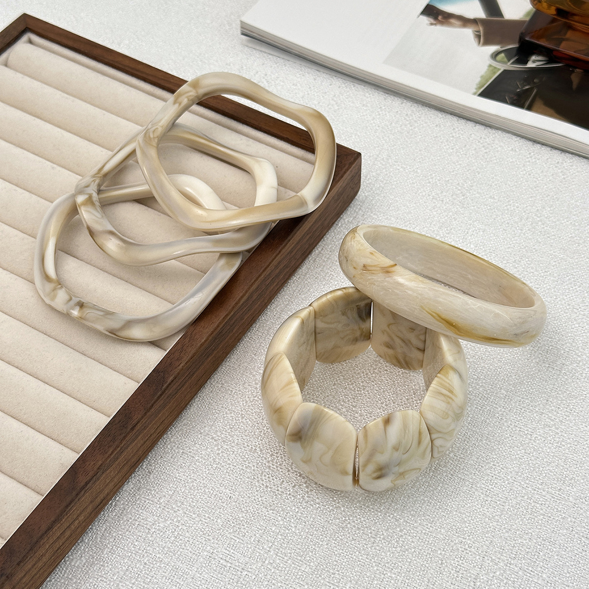 simple artistic retro wavy bracelet, irregular and special shaped elastic bracelet with design