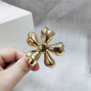 shell hairpin female flower hairpin simple back of the head hair shark clip european and american fashion ponytail clip headdress