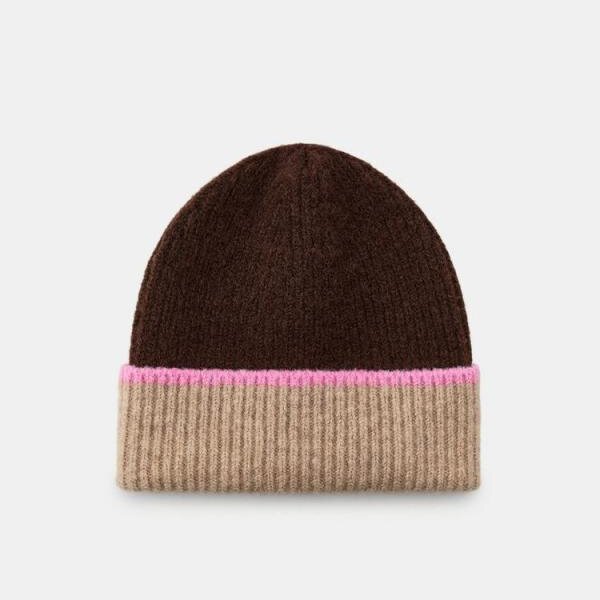 Wholesale cuffed knit beanies with custom label options for private label and bulk orders