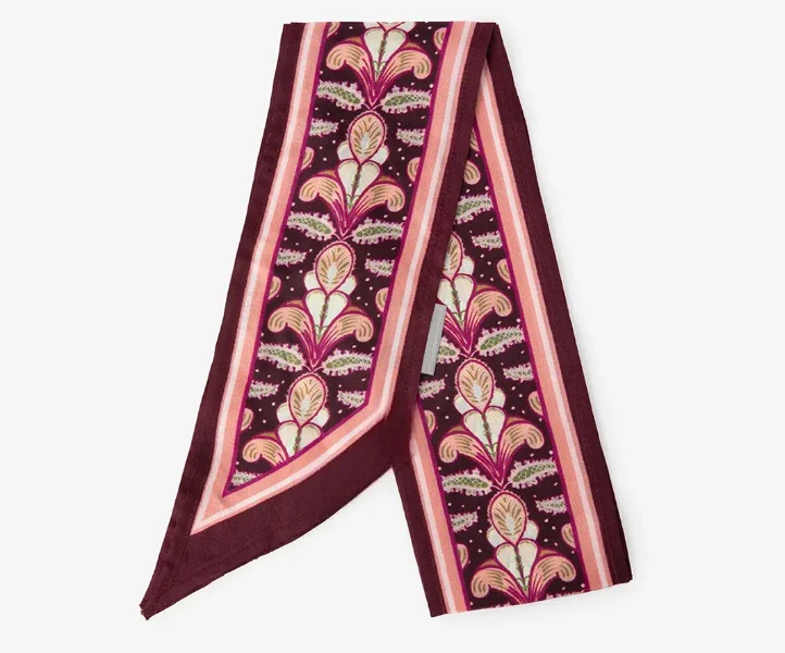 Seasonal scarves for year-round wholesale supply planning