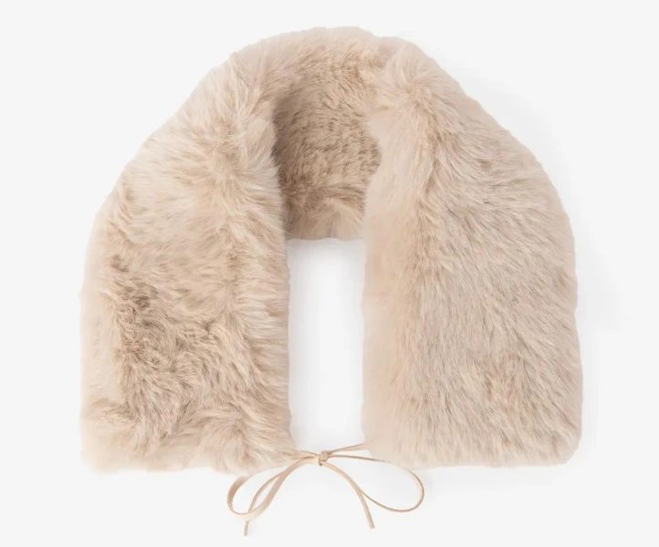 Women’s scarf range for chain stores and boutique buyers